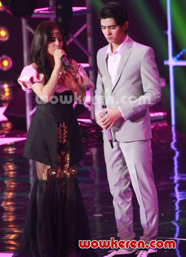 Gambar Foto Duet Prilly Latuconsina dan Aliando Tampil di Acara HUT SCTV ke-25