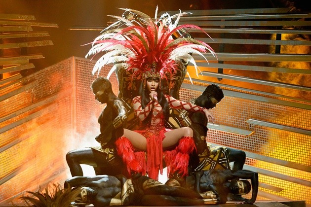 Gambar Foto Penampilan Nicki Minaj di MTV Video Music Awards 2015