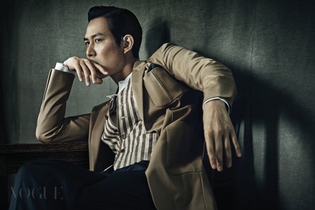 Gambar Foto Lee Jung Jae di Majalah Vogue Edisi Agustus 2015