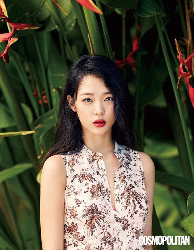Gambar Foto Sulli di Majalah Cosmopolitan Edisi Juni 2015