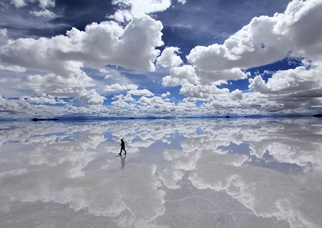 Gambar Foto Salar De Uyuni, Bolivia bagai Negri di Atas Awan
