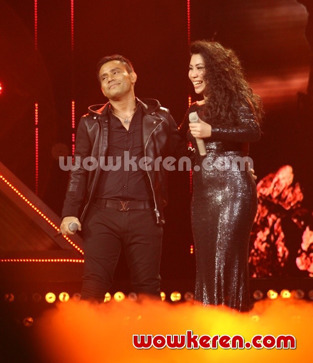 Gambar Foto Judika dan Clarisa Dewi di Malam Final X Factor Indonesia Season 2