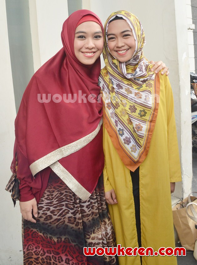 Gambar Foto Oki Setiana Dewi dan Ria Yunita Saat Ditemui di BilanganTendean, Jakarta Selatan