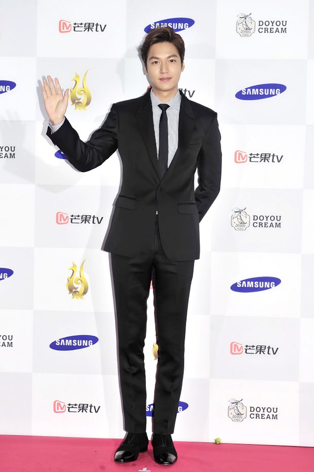 Gambar Foto Lee Min Ho di Red Carpet Seoul International Drama Awards 2015