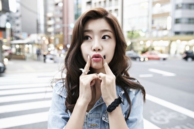 Gambar Foto Sojin Girl's Day Photoshoot untuk 'Ring My Bell'