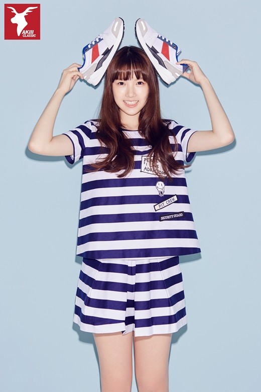 Gambar Foto Yerin G-Friend di Majalah bnt International Edisi Agustus 2015