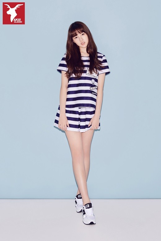 Gambar Foto Yerin G-Friend di Majalah bnt International Edisi Agustus 2015