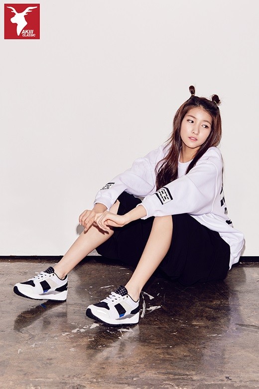 Gambar Foto Sowon G-Friend di Majalah bnt International Edisi Agustus 2015