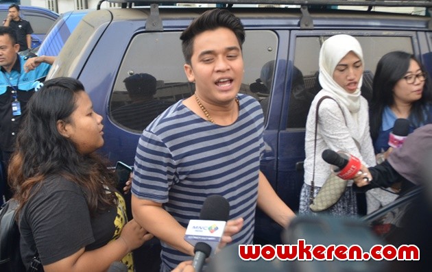 Gambar Foto Billy Syahputra Usai Syuting Program 'Rumpi'