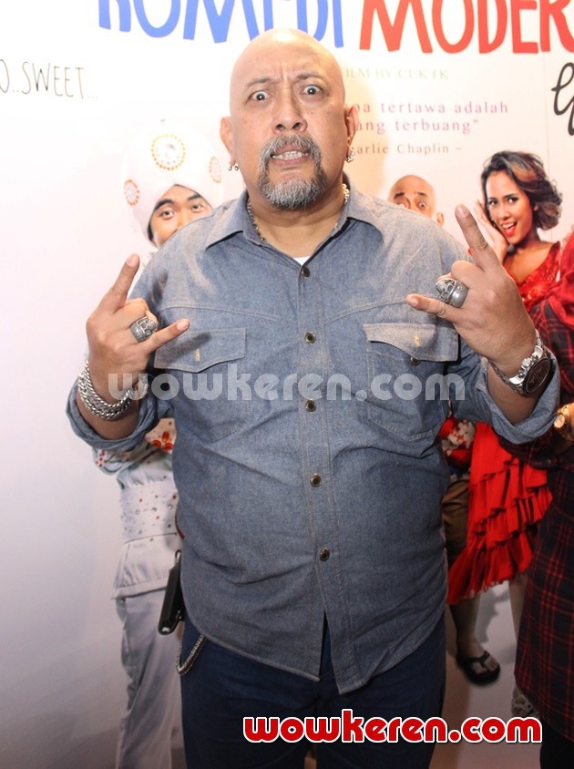 Gambar Foto Indro Warkop di Gala Premier Film 'Komedi Moderen Gokil'
