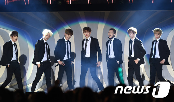Gambar Foto 24K di Hallyu Dream Festival 2015