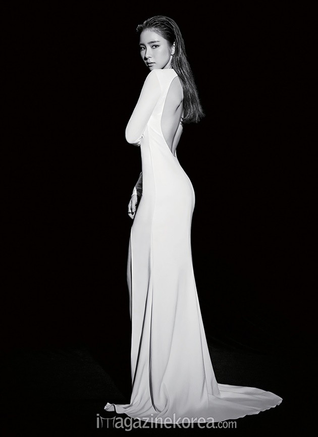Gambar Foto Shin Se Kyung di Majalah Harper's Bazaar Korea Edisi September 2015