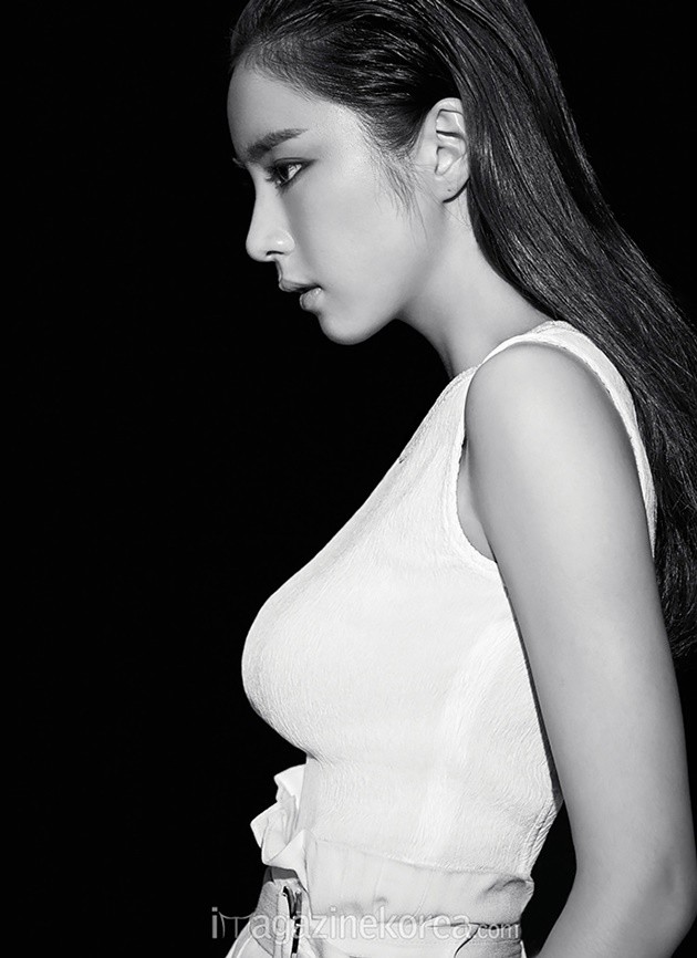 Gambar Foto Shin Se Kyung di Majalah Harper's Bazaar Korea Edisi September 2015