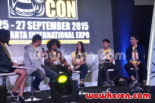 Gambar Foto Panel Presentasi Film 'Single' di Comic Con 2015 Hari Kedua