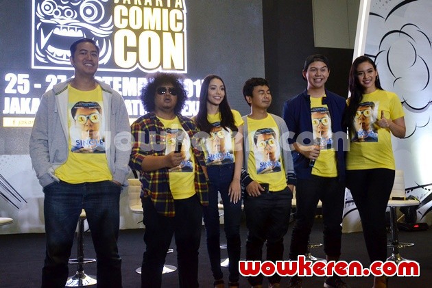 Gambar Foto Panel Presentasi Film 'Single' di Comic Con 2015 Hari Kedua