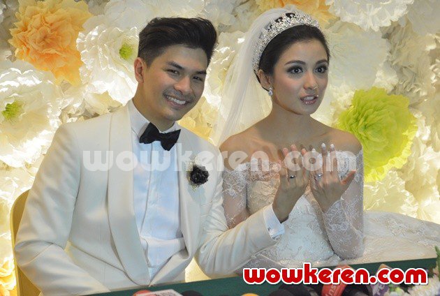 Gambar Foto Glenn Alinskie dan Chelsea Olivia Gelar Konferensi Pers Usai Pemberkatan