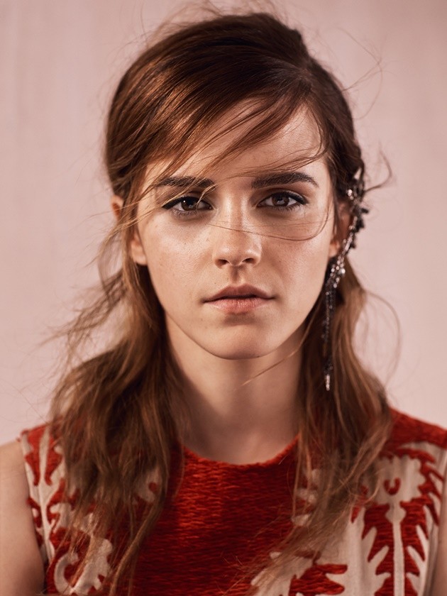 Gambar Foto Emma Watson di Majalah Vogue UK Edisi September 2015