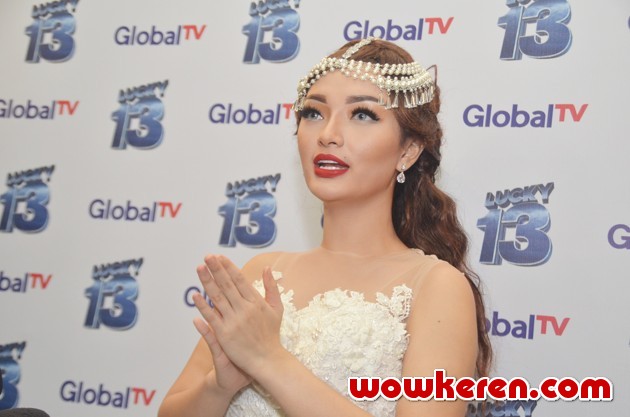Gambar Foto Zaskia Gotik Hadir di HUT Global TV ke-13
