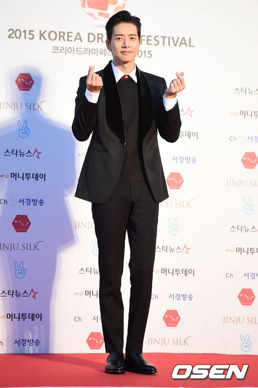 Gambar Foto Park Hae Jin di Red Carpet Korea Drama Awards 2015