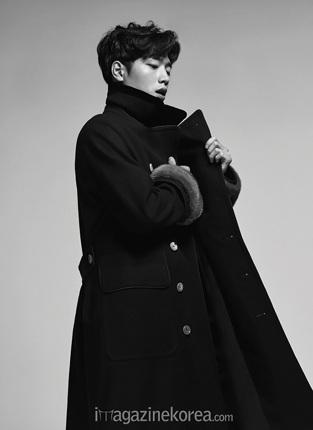 Gambar Foto Seo Kang Joon di Majalah Esquire Edisi Oktober 2015