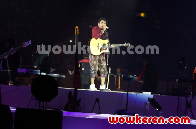Gambar Foto Glenn Fredly Saat Tampil di Konser 'Menanti Arah'
