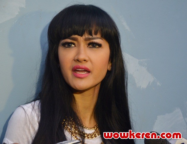 Gambar Foto Julia Perez Saat Ditemui di Kawasan Tendean Jakarta Selatan