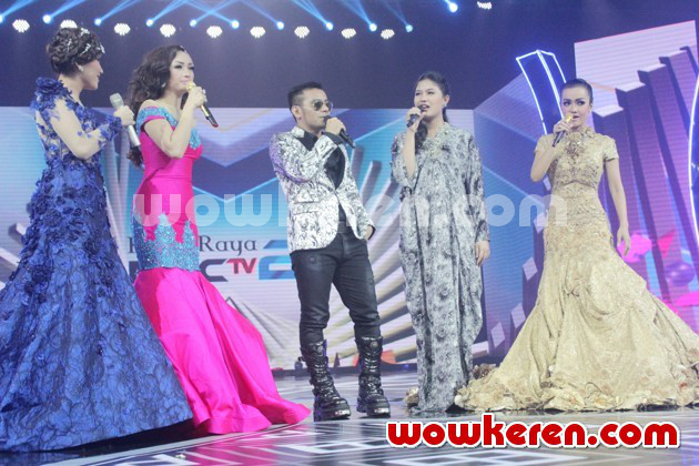 Gambar Foto Ayu Ting Ting, Zaskia Gotik, Judika, Duma Riris dan Julia Perez di Malam Puncak Kilau Raya MNCTV 24