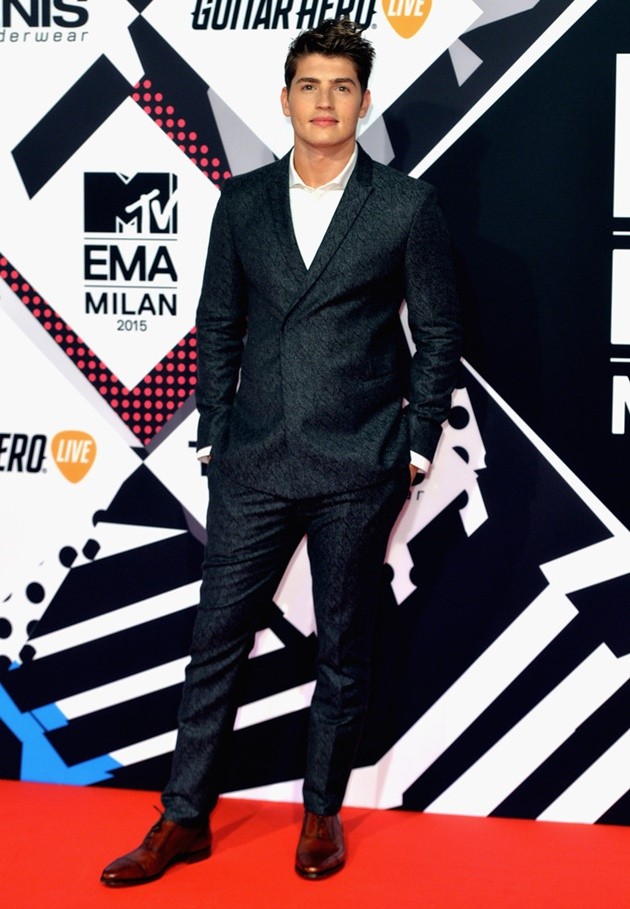 Gambar Foto Gregg Sulkin Hadir di MTV EMAs 2015
