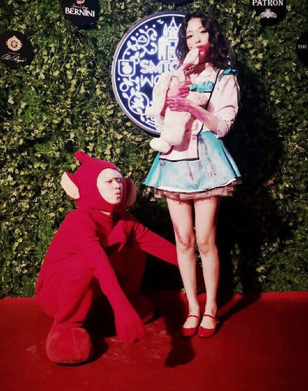 Gambar Foto Pose Heechul Super Junior dan Sulli di Pesta Halloween SMTown