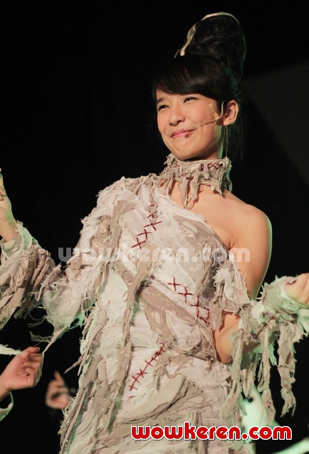Gambar Foto JKT48 Gelar Halloween Night Handshake Festival