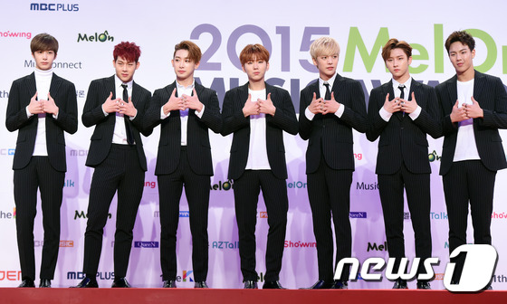 Gambar Foto Monsta X di Red Carpet Melon Music Awards 2015