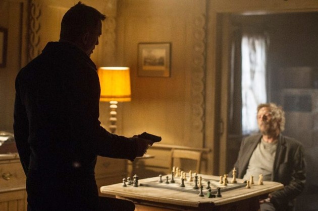 Gambar Foto Jesper Christensen dan Daniel Craig di Film 'Spectre'