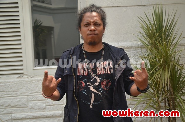 Gambar Foto Arie Kriting di Konferensi Pers Film 'Ngenest'