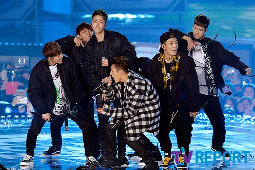 Gambar Foto iKON Tampil di MelOn Music Awards 2015