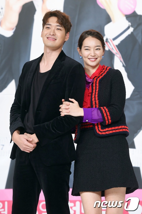Gambar Foto Jung Gyu Woon dan Shin Min A di Jumpa Pers Serial 'Oh My Venus'