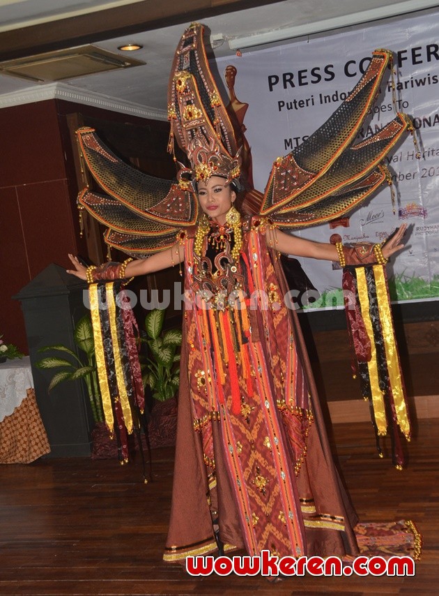 Gambar Foto Kostum Nasional 'Mystical Toraja' Karya Dynand Fariz
