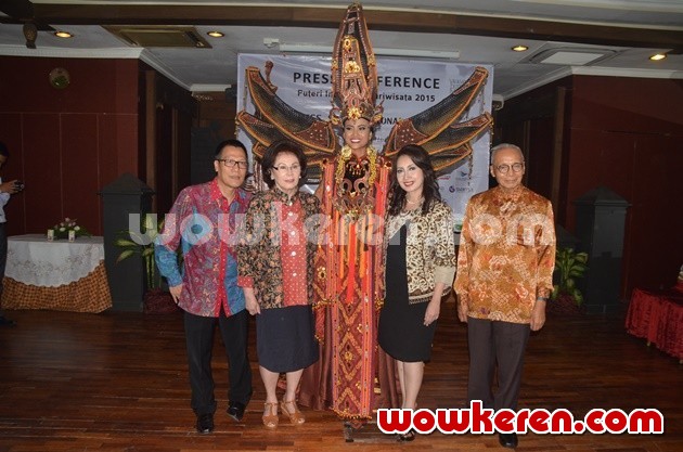 Gambar Foto Konferensi Pers Miss Supranational 2015