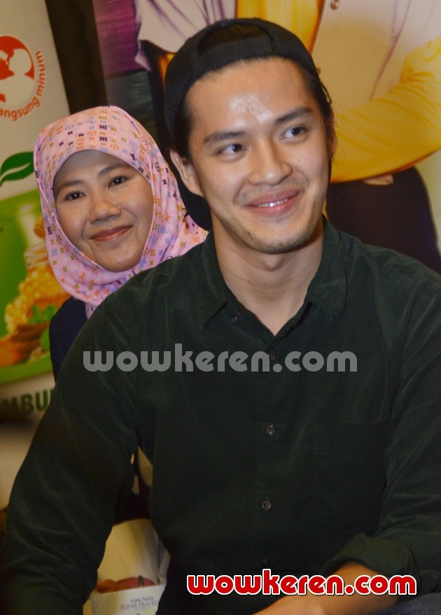 Gambar Foto Morgan Oey Hadiri Syukuran Film 'Jilbab Traveler: Love Spark in Korea'