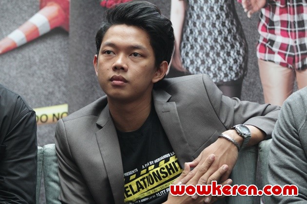 Gambar Foto Bayu Skak di Press Screening Film 'Relationshit'