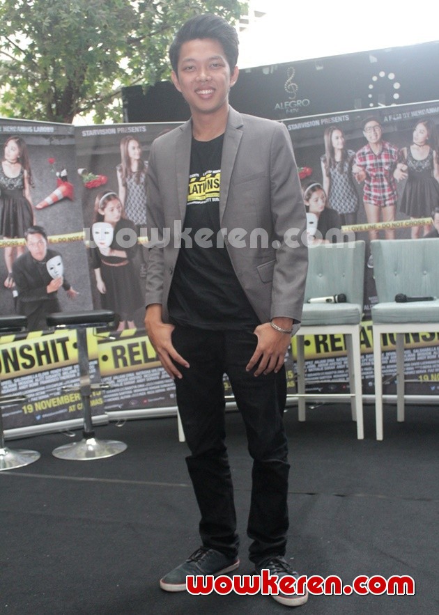 Gambar Foto Bayu Skak di Press Screening Film 'Relationshit'