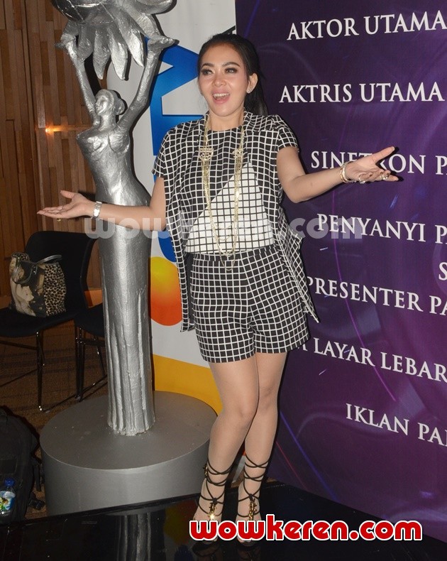Gambar Foto Syahrini di Konferensi Pers SCTV Awards 2015