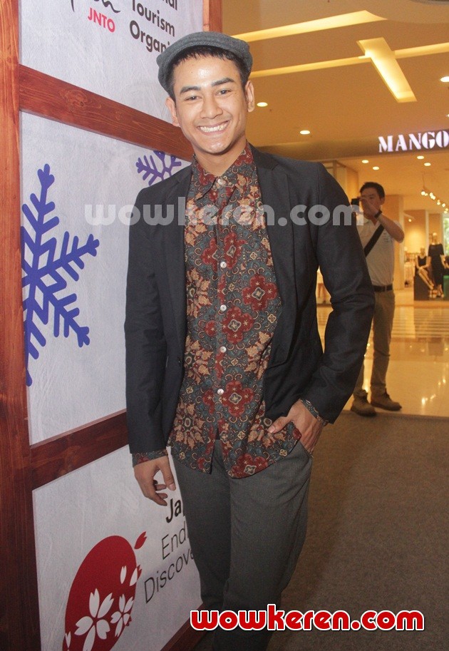 Gambar Foto Dwi Andhika di Jumpa Pers Launching Program Acara Traveling 'The Ichiban'