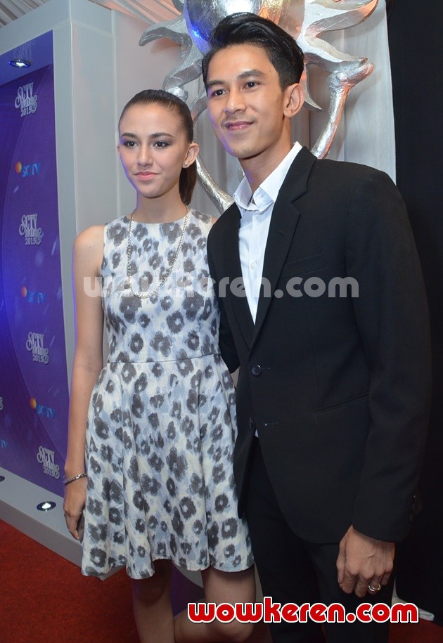 Gambar Foto Dahlia Poland dan Fandy Christian Hadir di SCTV Awards 2015