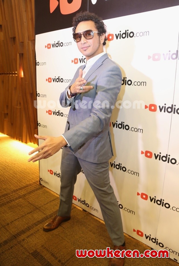 Gambar Foto Giring Ganesha di Konferensi Pers Vidio.com Music Battle