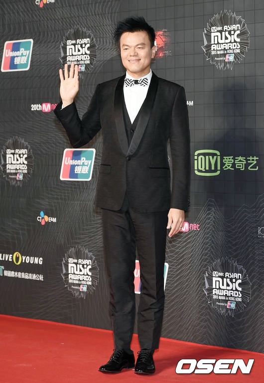 Gambar Foto Park Jin Young di Red Carpet MAMA 2015