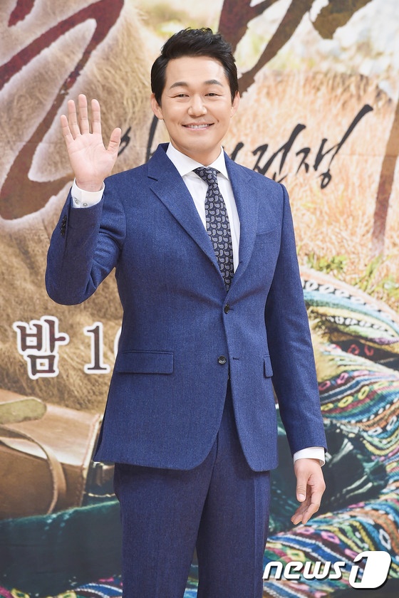 Gambar Foto Park Seung Woong Berperan Sebagai Park Dong Ho