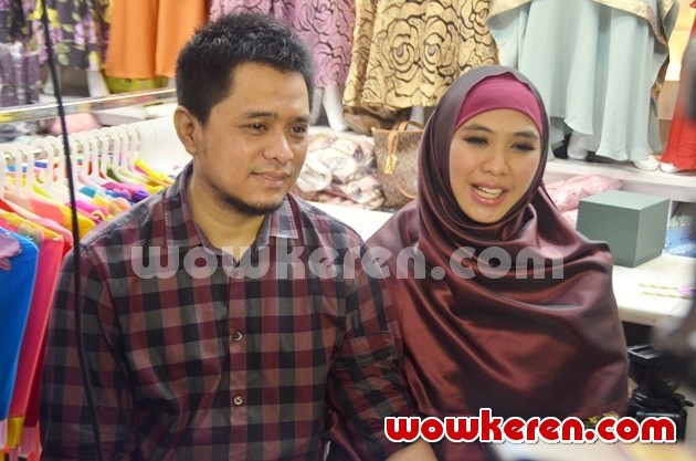 Gambar Foto Ory Vitrio dan Oki Setiana Dewi Saat Pembukaan Cabang Baru OSD di Tanah Abang
