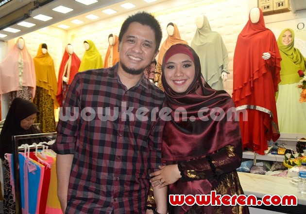 Gambar Foto Ory Vitrio dan Oki Setiana Dewi Saat Pembukaan Cabang Baru OSD di Tanah Abang