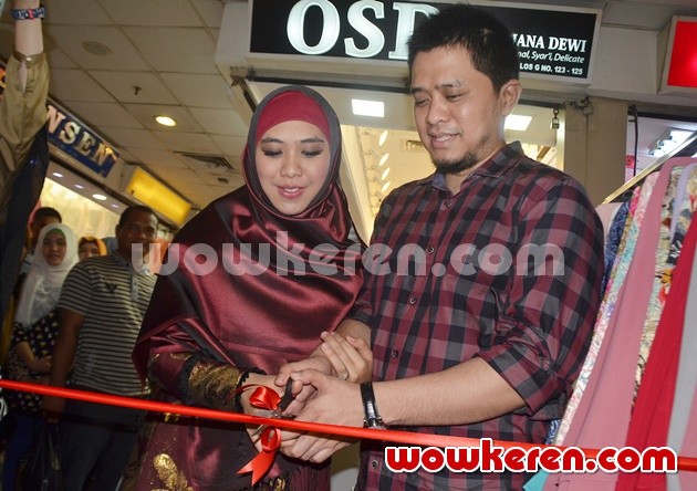 Gambar Foto Oki Setiana Dewi Buka Cabang Baru OSD di Tanah Abang