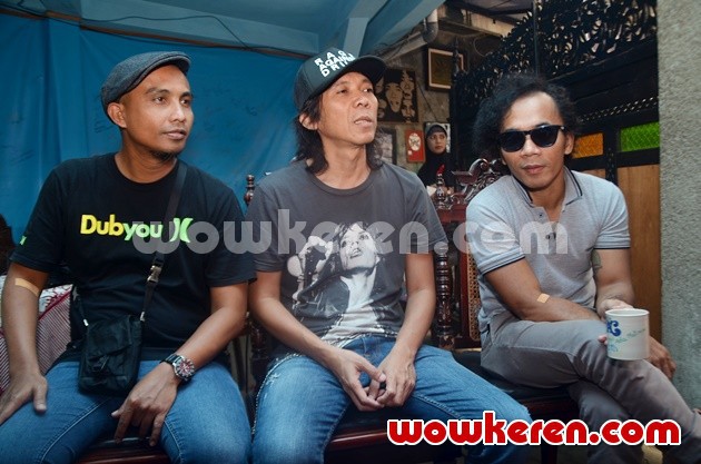Gambar Foto Slank Usai Lakukan Tes HIV/AIDS